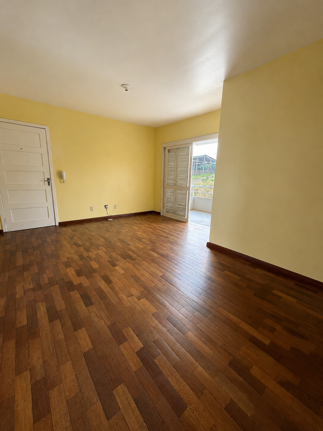 Apartamento Espaçoso, Bem Iluminado e com Vista
