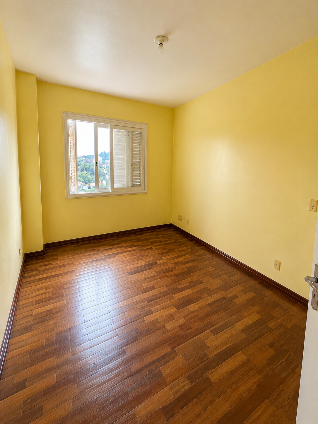 Apartamento Espaçoso, Bem Iluminado e com Vista - Foto 5