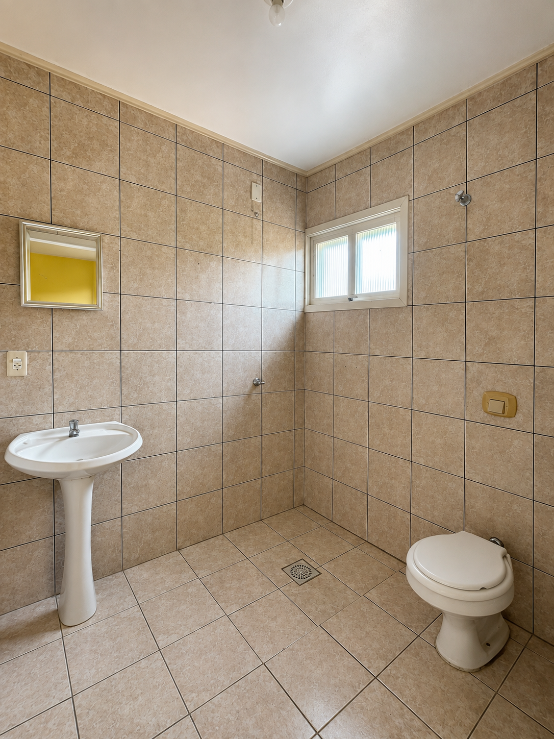 Apartamento Espaçoso, Bem Iluminado e com Vista - Foto 6