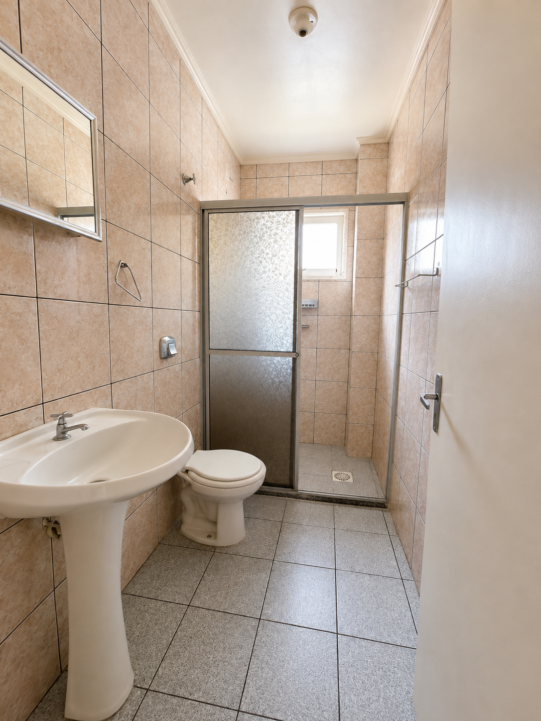 Apartamento Espaçoso, Bem Iluminado e com Vista - Foto 4